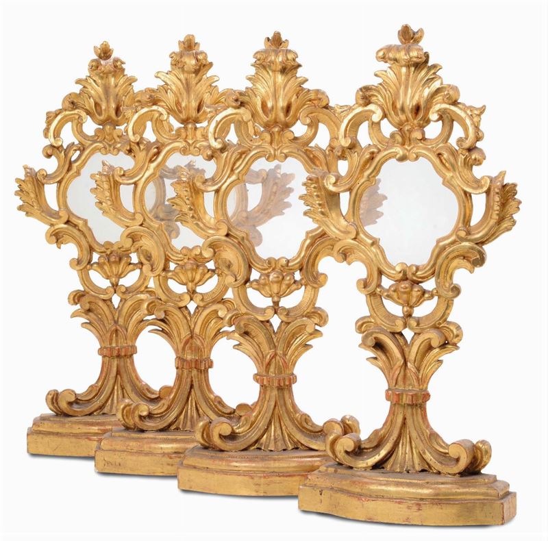 Quattro reliquiari in legno intagliato e dorato, XVIII secolo  - Asta Antiquariato - II - Cambi Casa d'Aste