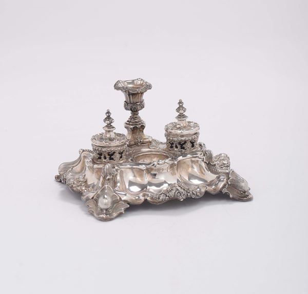 Calamaio in argento sbalzato e cesellato, Spagna (?) inizi XX secolo