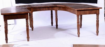 Grande Tavolo in Noce a Ferro di Cavallo, XIX Secolo