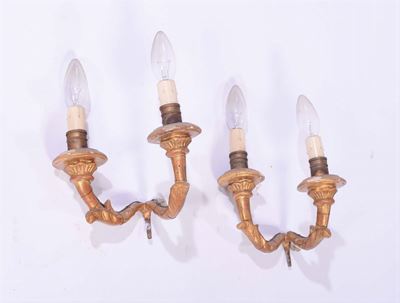Coppia di Appliques in Legno Dorato a Due Luci