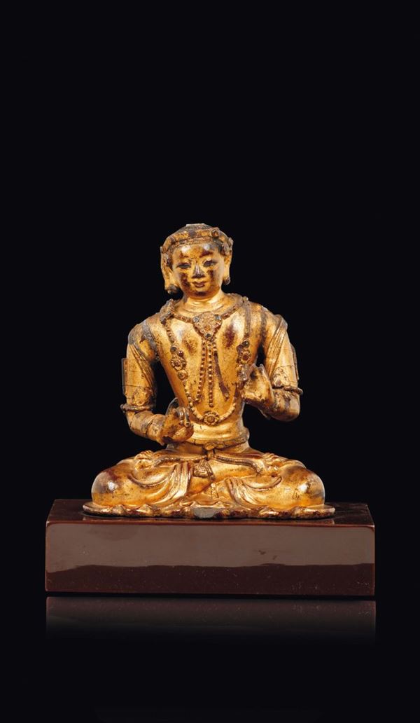 Figura di Buddha seduto in legno di zitan dorato, Cina, Dinastia Yuan (1279-1368)