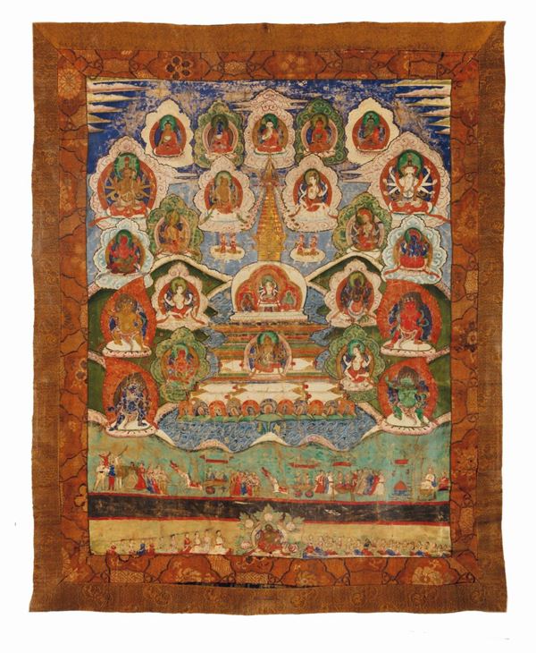 Tanka lumeggiato raffigurante stupa centrale con diverse divinità, Tibet, XVIII secolo