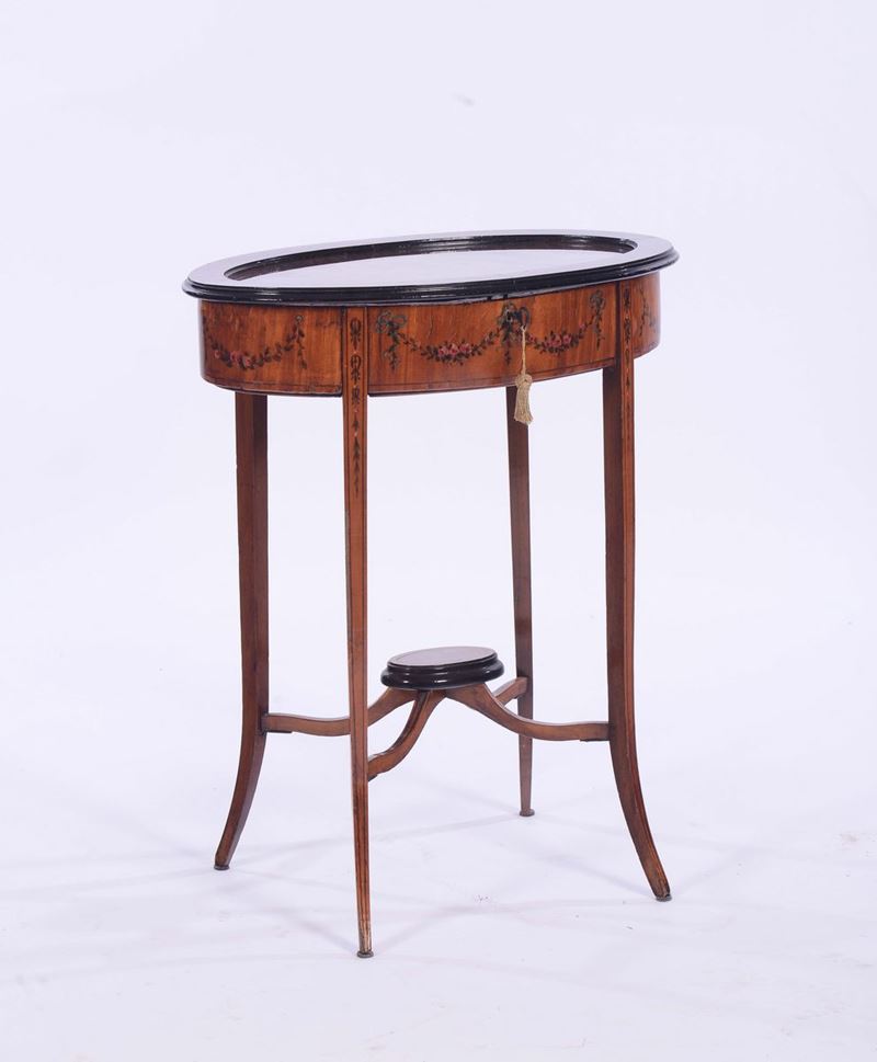 Tavolo vetrina stile Sheraton, Inghilterra XIX secolo  - Asta Antiquariato - II - Cambi Casa d'Aste