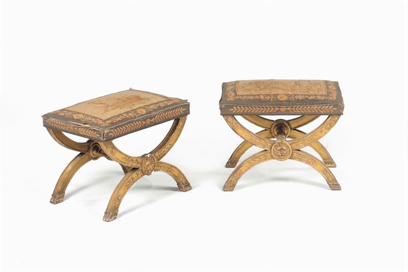 Coppia di panchette in legno intagliato e dorato, fine XVIII secolo  - Asta Antiquariato - II - Cambi Casa d'Aste