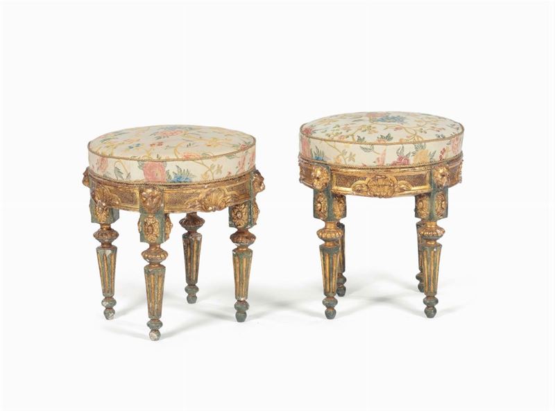 Coppia di panchetti in legno laccato e dorato Luigi XVI Napoli XVIII-XIX secolo  - Asta Antiquariato - II - Cambi Casa d'Aste