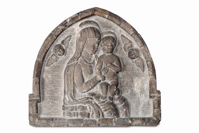 Due Rilievi in Pietra D'istria Raffiguranti Madonna con Bambino e Cristo Risorto. Arte Veneziana ...