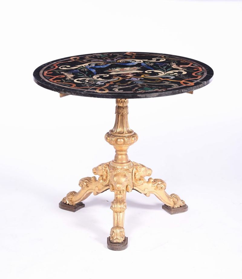 Tavolo da centro con fusto dorato e piano circolare in marmo grigio con decoro floreale policromo,  - Auction Fine art - II - Cambi Casa d'Aste