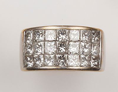 Anello con Diamanti Taglio Carrè per Ct 3,36 Circa