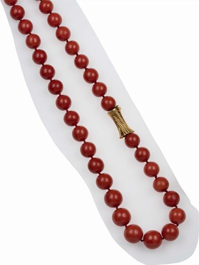 Collana in Corallo con Boule a Scalare