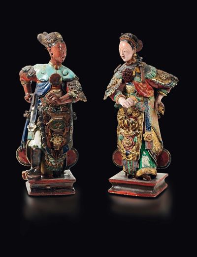 Due Figure, un Dignitario ed una Guanyin, in Porcellana a Smalti Policromi, Cina, Dinastia Qing, ...