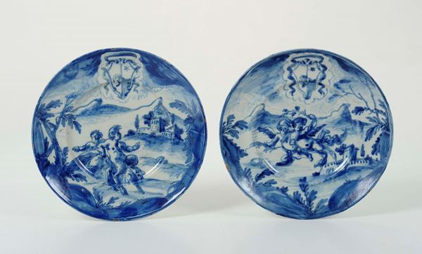 Due piatti Savona, manifattura degli inizi del XVIII secolo