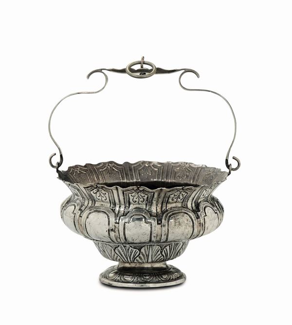 A bucket in molten, embossed and chiselled silver, second half of the 18th century, Torretta stamp with no date