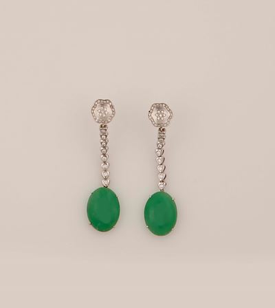 Orecchini Pendenti con Giadeite Taglio Cabochon e Diamanti
