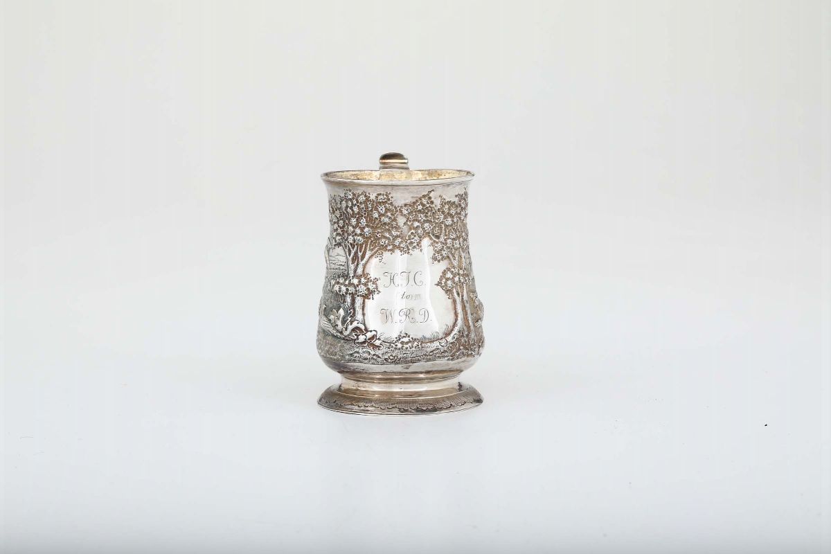 Boccale in Argento Decorato con Animali Entro Paesaggio, Manico a Voluta, New Castle Metà XVIII S...