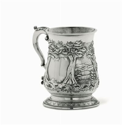 Boccale in Argento Sterling Sbalzato e Cesellato, Londra, 1768, Argentiere Wm.tuite (?)