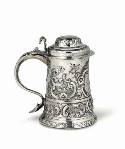Tankard in Argento Sterling Fuso, Sbalzato, Cesellato e Dorato, Londra, 1758, Argentieri William ...