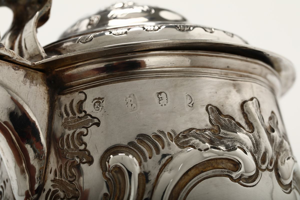 Tankard in Argento Fuso, Sbalzato e Cesellato, Londra, 1738 (argentiere Non Identificato)