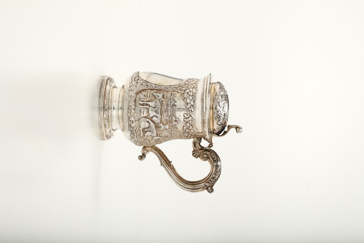 Tankard in Argento Sterling Fuso, Sbalzato e Cesellato, Londra, 1841, Argentiere Bs