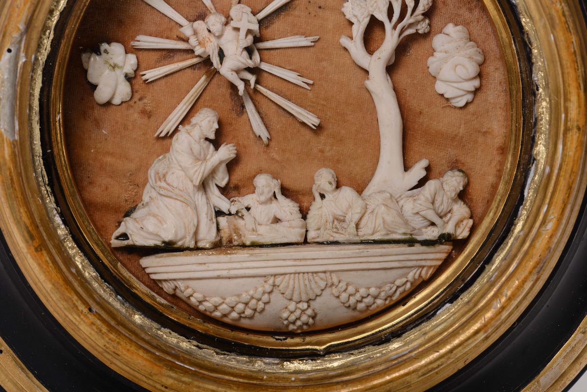 Composizione in Avorio Raffigurante Gesù che Prega Nell'orto del Getsemani. Cornice Modanata in L...