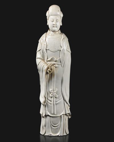 Guanyin, Figura in porcellana Blanc de Chine, Cina, Dinastia Qing (XIX secolo)