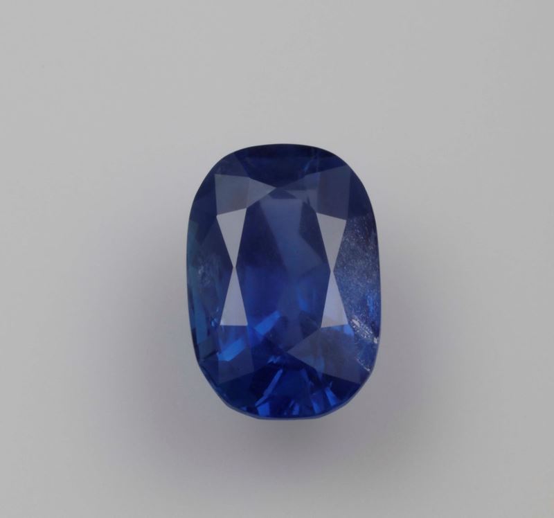 Unmounted rectangular cushion sapphire weighing 8.95 carats  - Auction Fine Jewels - II - Cambi Casa d'Aste
