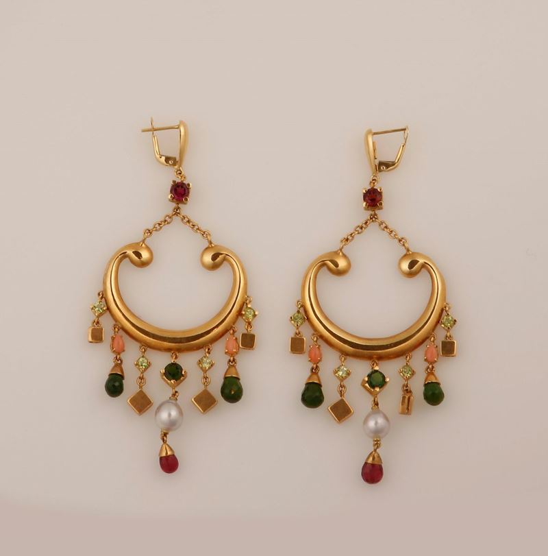Orecchini pendenti “Gipsy” con gemset e perle  - Asta Vintage, Gioielli e Bijoux - Cambi Casa d'Aste