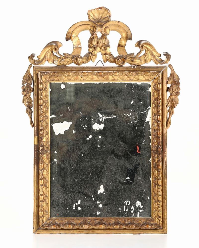 Piccola specchiera in legno dorato, fine XVIII secolo  - Asta Antiquariato - II - Cambi Casa d'Aste