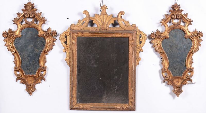 Specchiera e coppia di appliques in legno intagliato e dorato, XVIII-XIX secolo  - Asta Antiquariato - II - Cambi Casa d'Aste