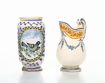 Tre Vasi in Maiolica Diversi