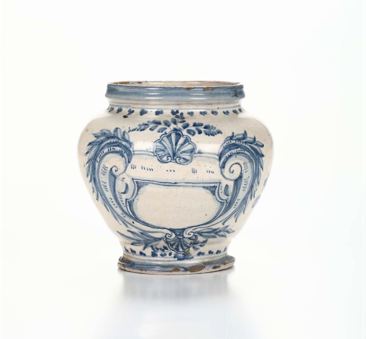 Tre Vasi in Maiolica Diversi