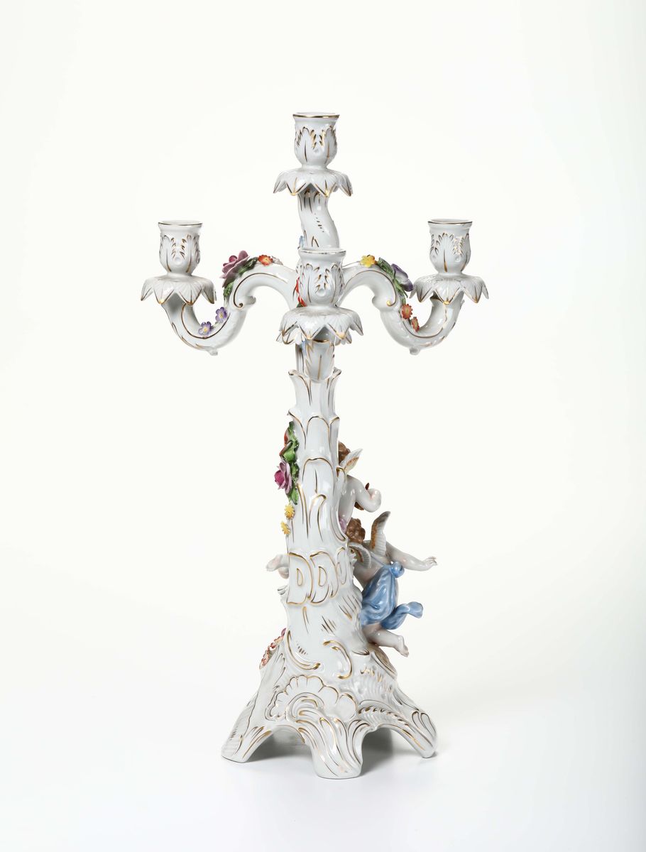 Portacandele a Tre Luci in Porcellana Policroma con Fiori e Putti, Capodimonte XX Secolo