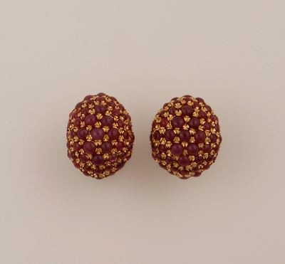 Orecchini con Pavé di Rubini Taglio Cabochon