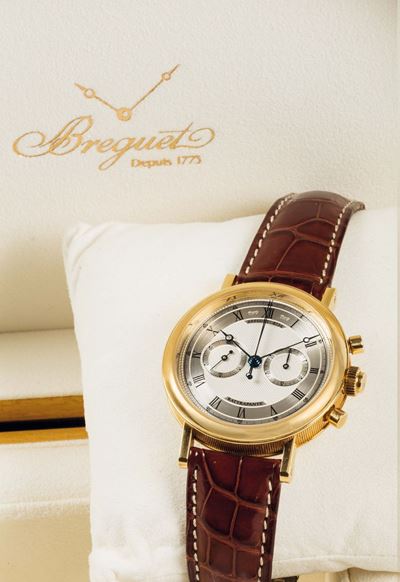 Breguet, Rattrappante, Ref.5947. Raro Orologio da Polso, in Oro Giallo 18k, con Pulsanti Cronogra...
