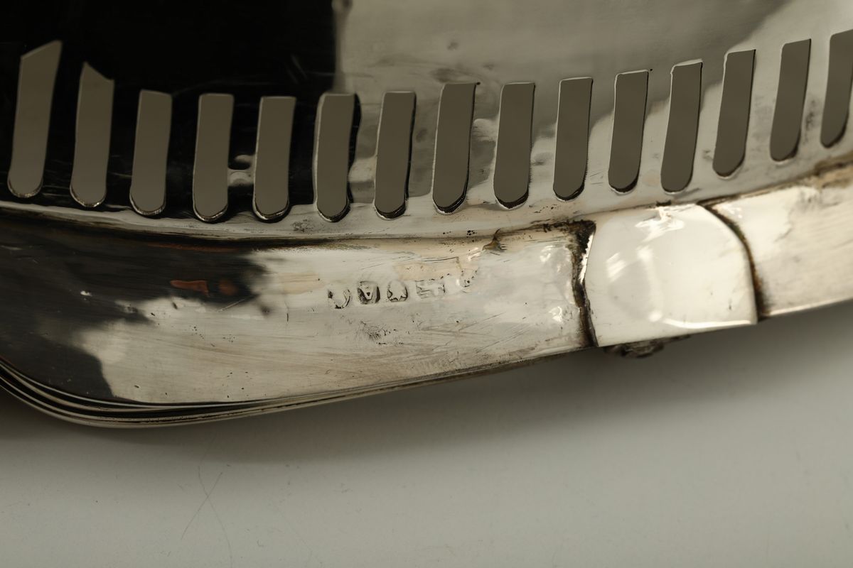 Cestino in Argento Sterling Fuso, Sbalzato, Traforato e Cesellato, Londra 1796, Bollo Dell’argent...