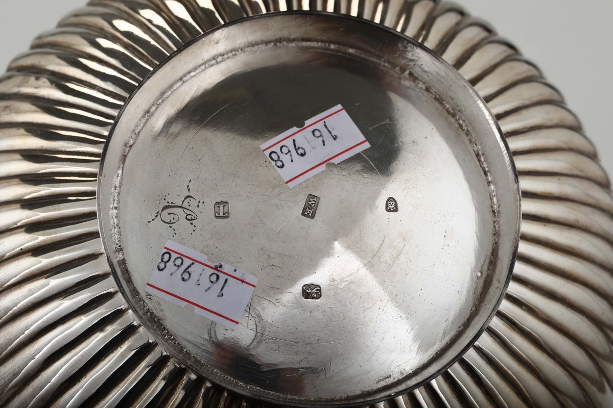 Servizio da Tè in Tre Pezzi in Argento, Inghilterra XIX Secolo