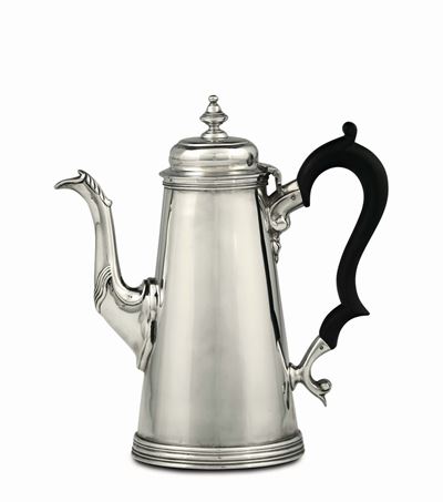Caffettiera in Argento Fuso, Sbalzato e Cesellato, 1891, Bolli della Città di Sheffield e Argenti...