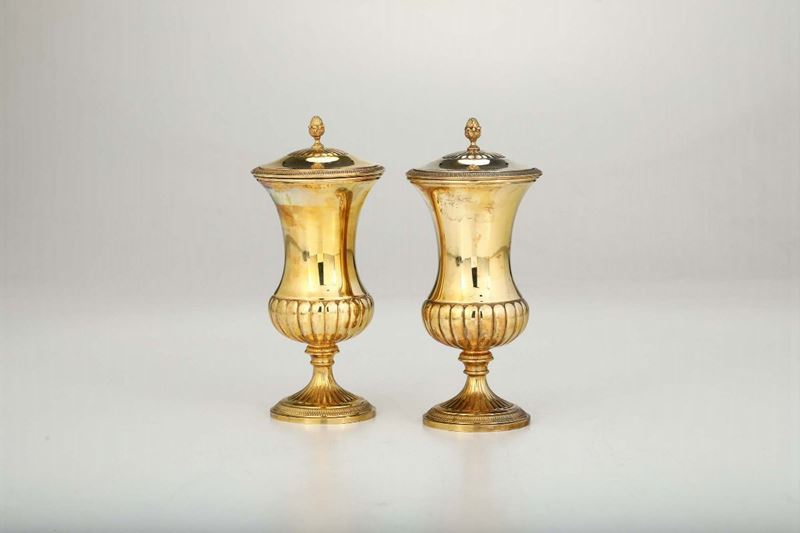 Coppia di vasetti con coperchio in argento vermeille, XIX secolo  - Asta Antiquariato - II - Cambi Casa d'Aste
