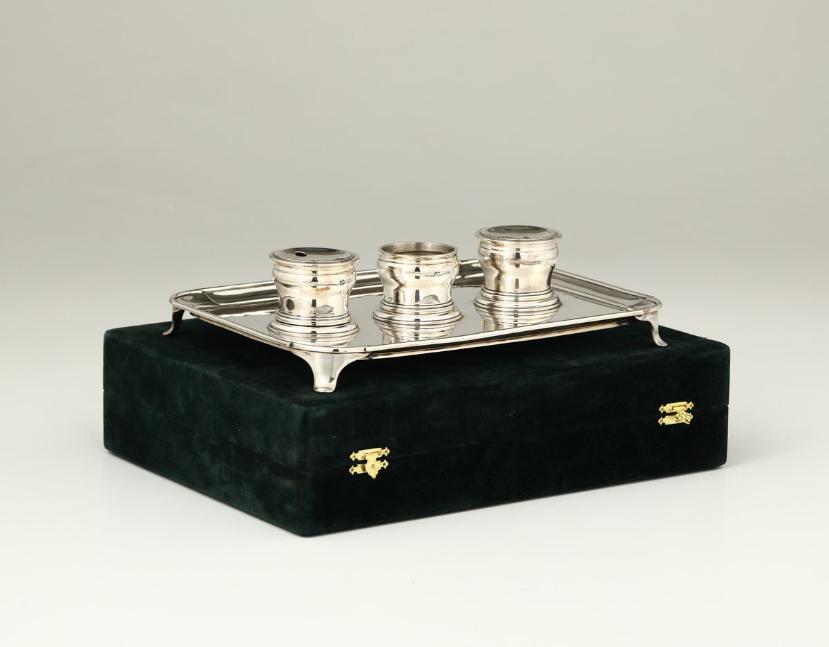 Calamaio in Argento Sterling Fuso e Sbalzato,londra 1897, Argentiere J.p, in Custodia in Velluto ...
