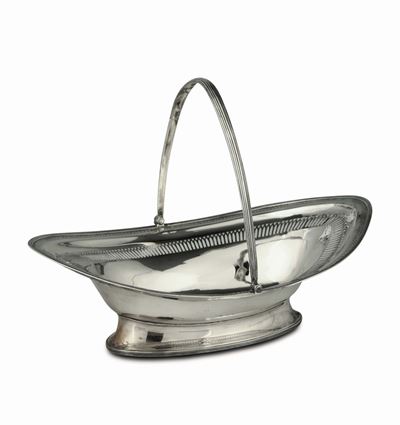 Cestino in Argento Fuso, Sbalzato e Traforato con Manico, Londra 1789, Forma Ogivale con Trafori ...
