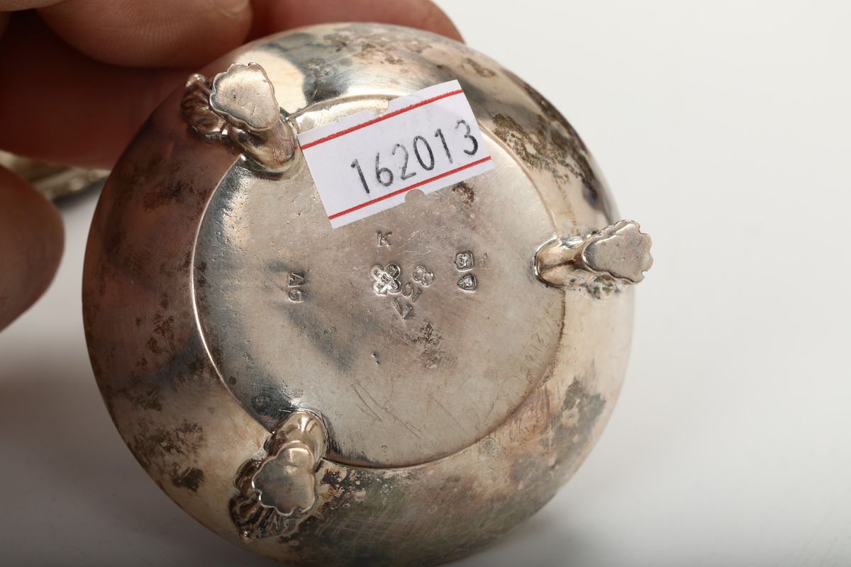 Tre Coppie di Saliere e Mostrarda: Coppia Corpo a Vaso Bacellato, Londra 1807; Coppia con Due Cir...