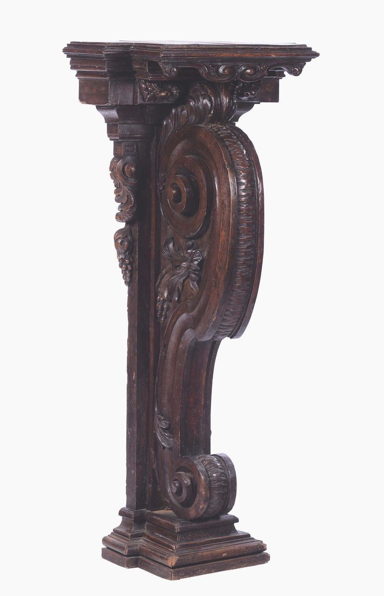 Mensola reggibusto in noce scolpito. Arte tardo rinascimentale dell’Italia Centrale XVI-XVII secolo  - Asta Le Stanze di una Collezione Fiorentina - II - Cambi Casa d'Aste