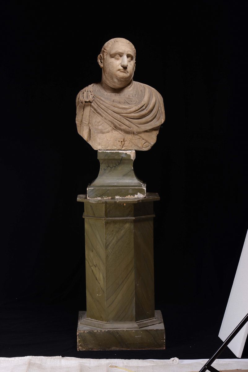 Scultura in Marmo Rappresentante L'imperatore Romano Aulo Vitellio, Arte Italiana del XVII Secolo