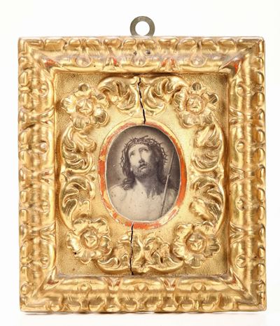 Piccola Cornice in Legno Intagliato e Dorato. Italia XVII-XVIII Secolo.