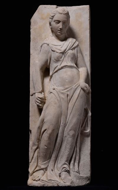 Rilievo in Marmo Raffigurante Allegoria della Giustizia. Scultore Quercesco Operante nella Prima ...