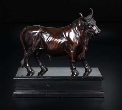 Toro in Bronzo Fuso e Cesellato. Bronzista Francese o Fiammingo del XVIII Secolo