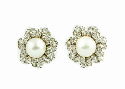 Orecchini con Perle e Diamanti a Contorno