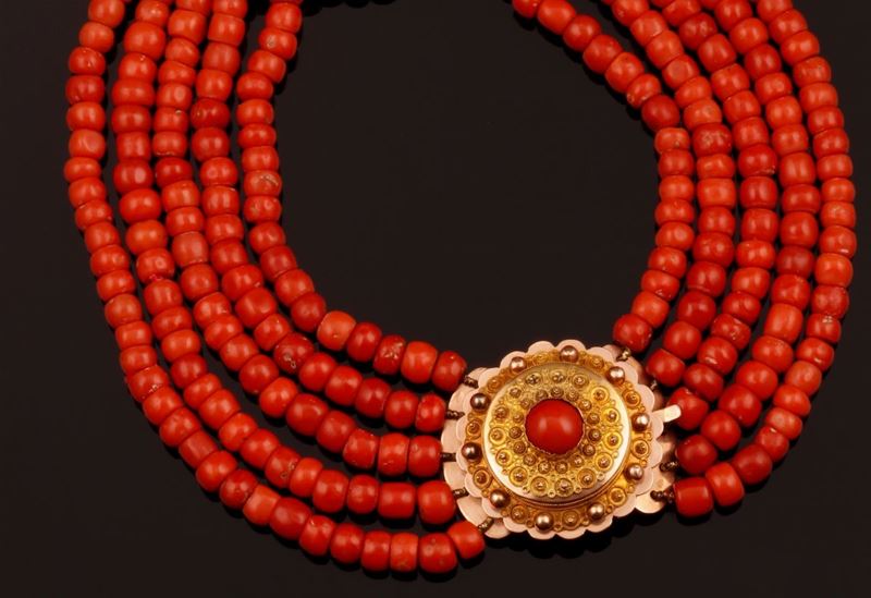 Collana composta da cinque fili di corallo  - Asta Fine Coral Jewels - Cambi Casa d'Aste