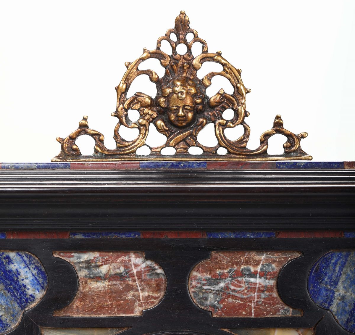 Cornice in Ebano e Pietre Dure con Raffigurazione su Alabastro della Beatificazione di una Santa ...