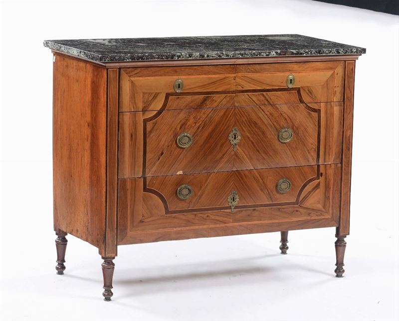 Piccolo comò lastronato e filettato, inizio XIX secolo  - Auction Antique Online Auction - Cambi Casa d'Aste