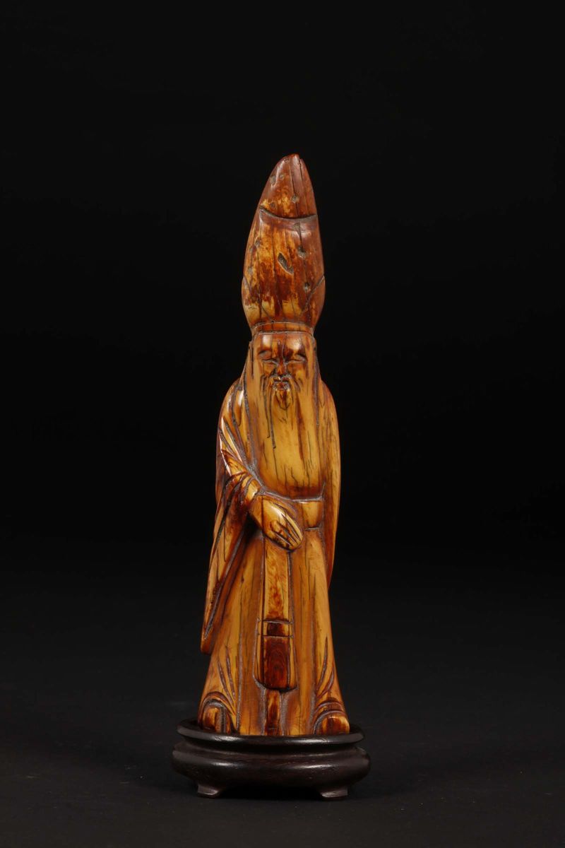 Due Sculture in Avorio Raffiguranti Shoulao, Cina, Dinastia Ming XVII Secolo e Dinastia Qing XIX ...